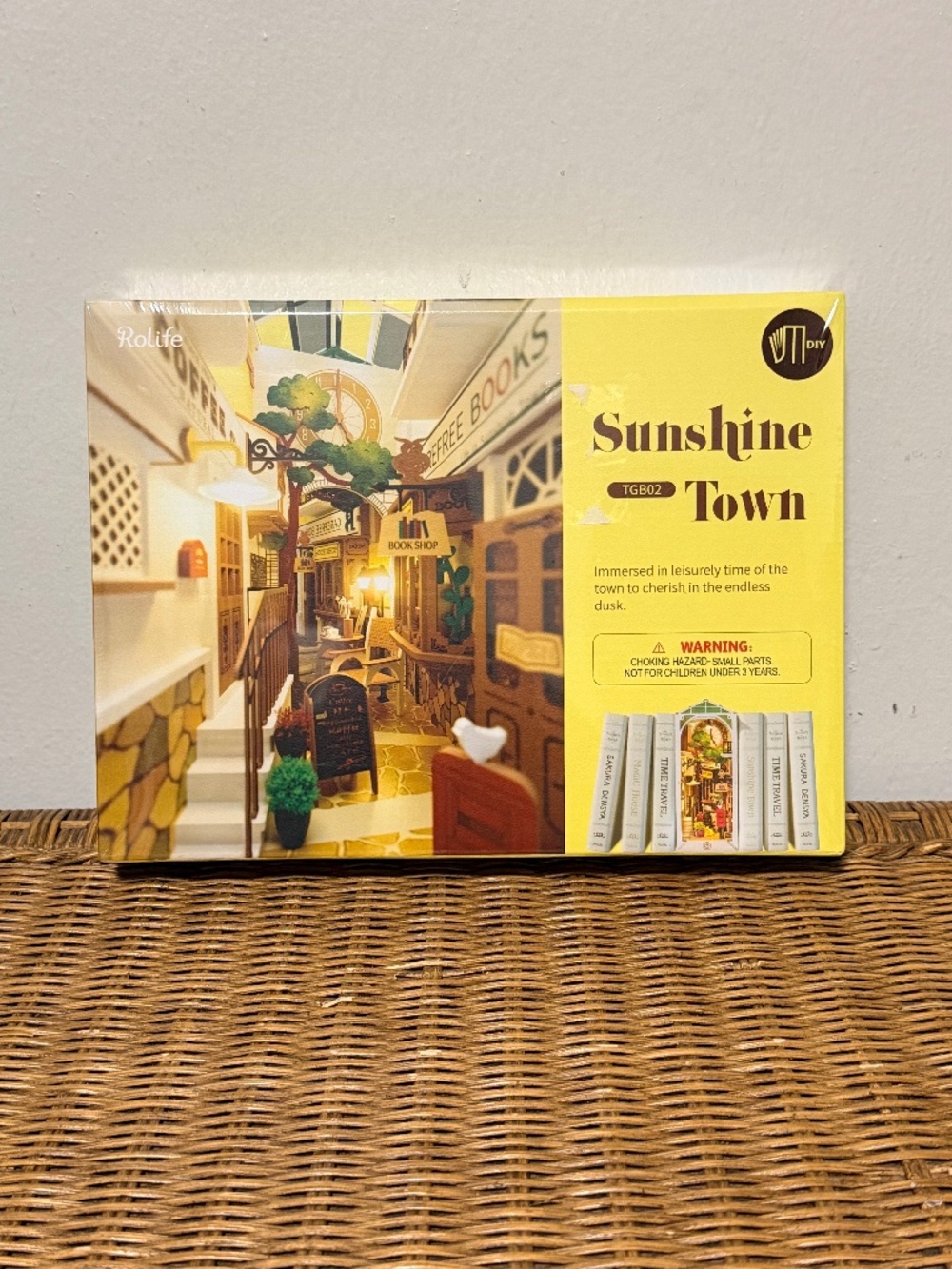 Rolife Sunshine Town DIY Miniature Dollhouse Craft Kit.  3D Creative Bookends.